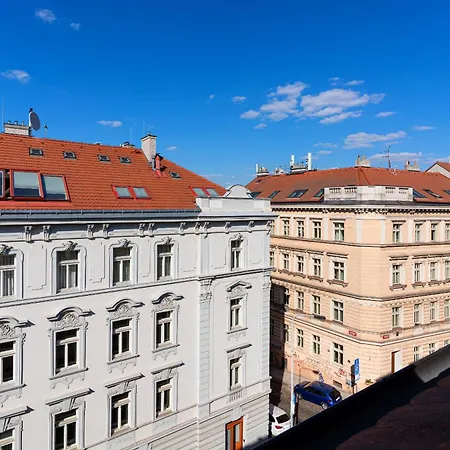 White Rabbit's * Praga